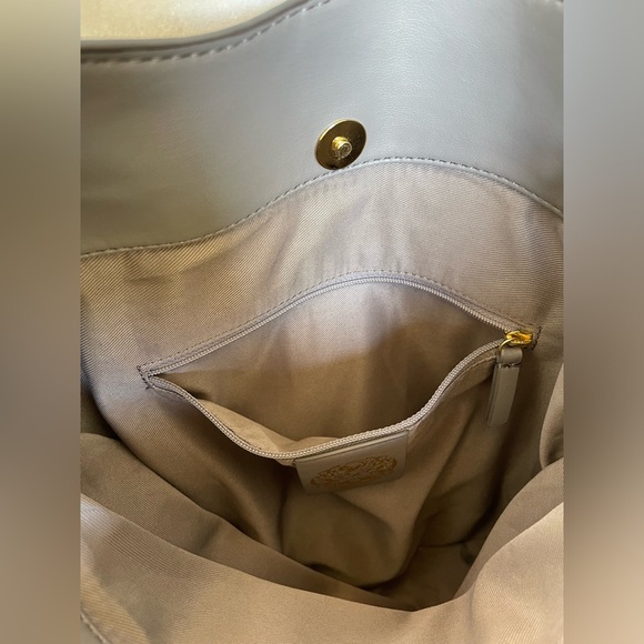 VINCE CAMUTO BAG. - Picture 10 of 14